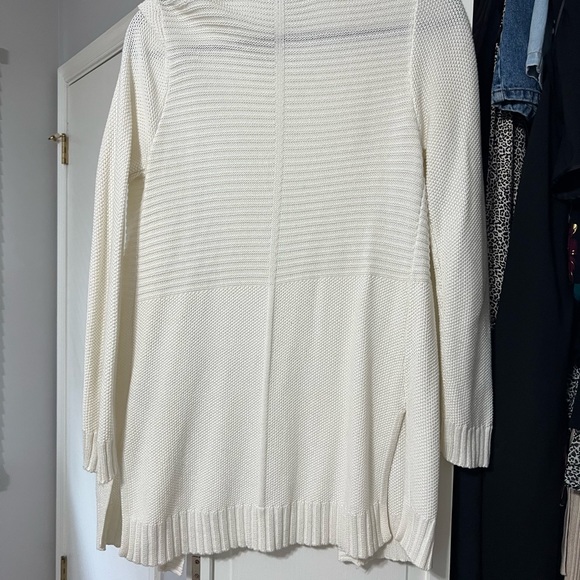 White knit cardigan - Picture 3 of 3
